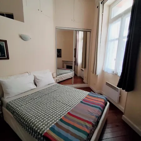 Les Ixias Apartmán *