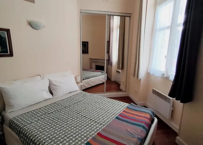 Les Ixias Apartment *